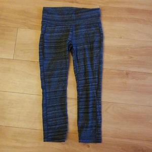 Gap Fit Size Small Cropped/capri black and grey